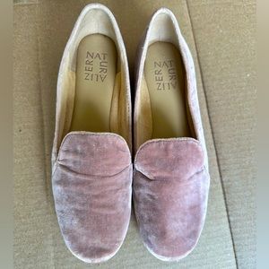 Pink suede naturalizer loafers